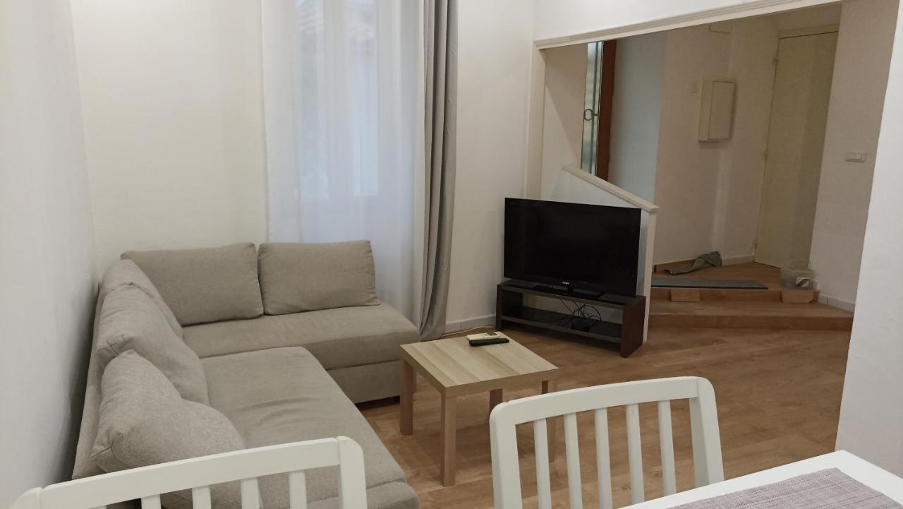 Studio Neuf Climatise Avec Terrasse #4 Tulon Zewnętrze zdjęcie