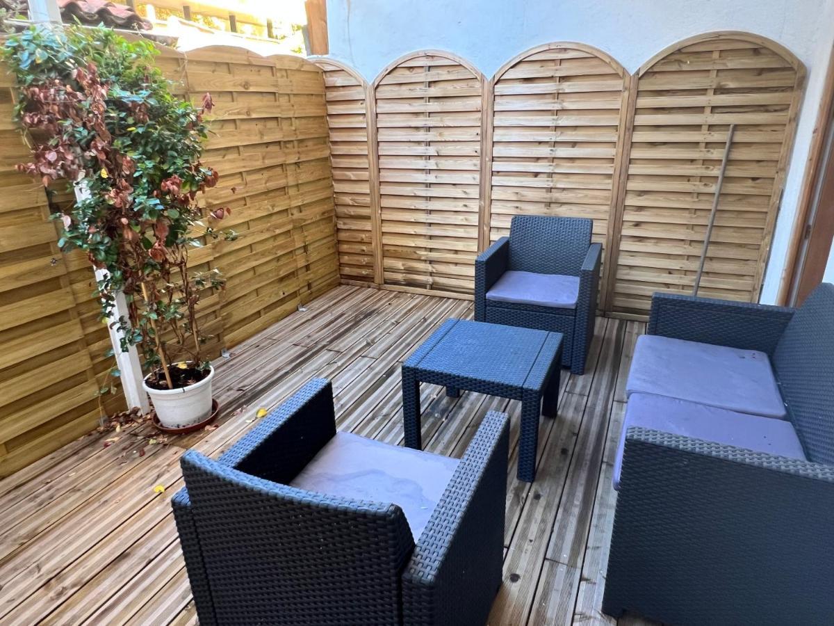Studio Neuf Climatise Avec Terrasse #4 Tulon Zewnętrze zdjęcie